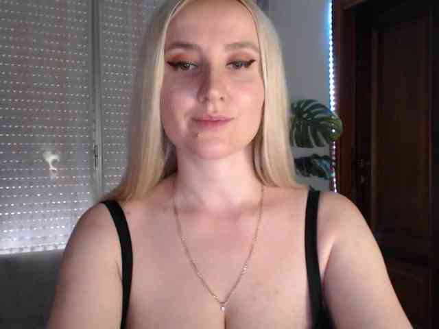 Alina-Lovely webcam