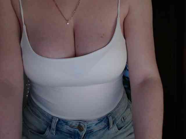 Alina-Lovely webcam