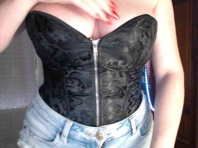 Alina-Lovely webcam