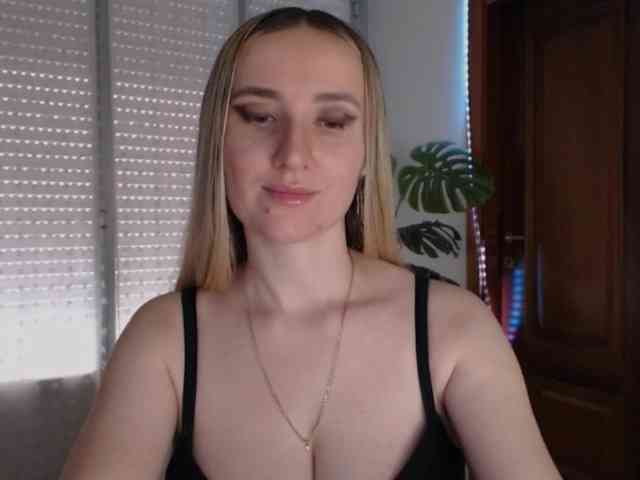 Alina-Lovely webcam