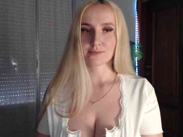 Alina-Lovely webcam