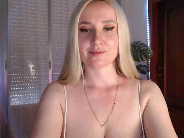 Alina-Lovely webcam