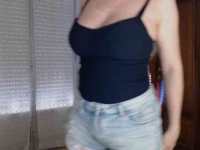 Alina-Lovely webcam