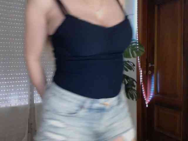 Alina-Lovely webcam