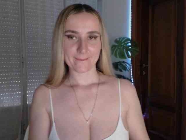 Alina-Lovely webcam