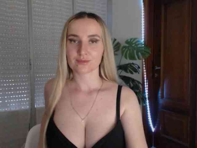 Alina-Lovely webcam