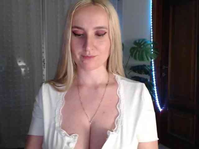 Alina-Lovely webcam