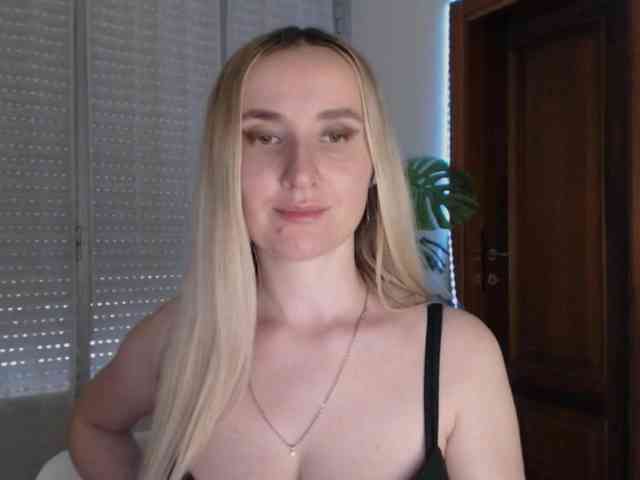 Alina-Lovely webcam
