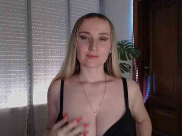 Alina-Lovely webcam