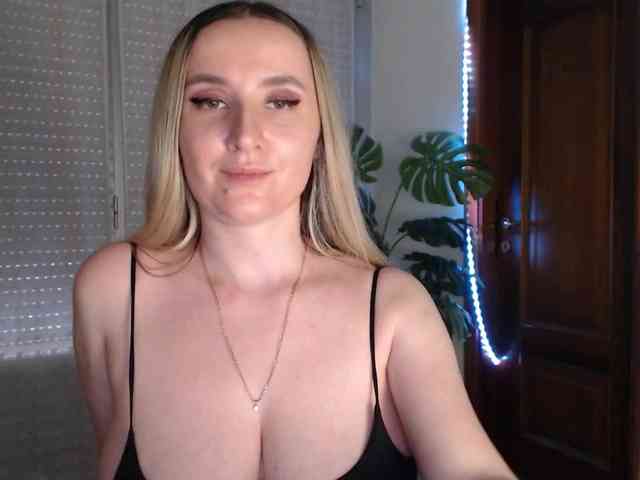 Alina-Lovely webcam