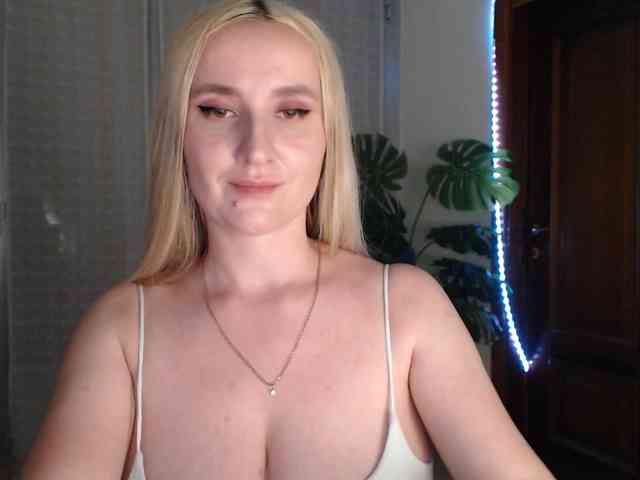 Alina-Lovely webcam