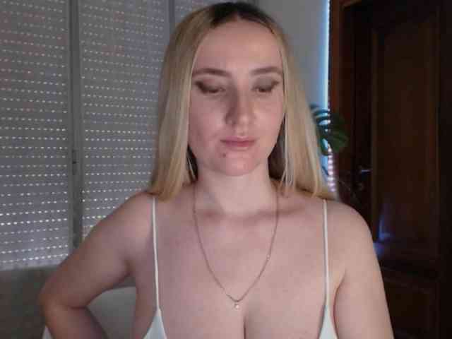 Alina-Lovely webcam