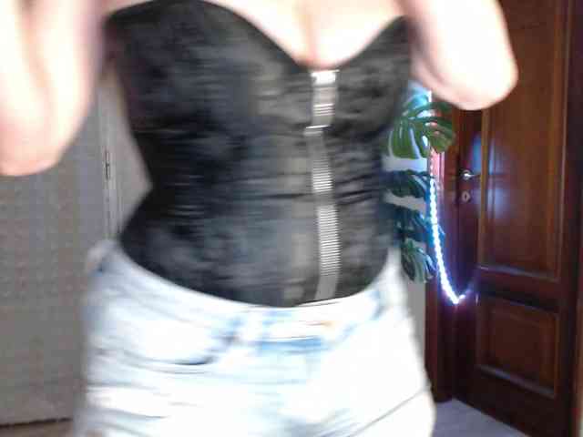 Alina-Lovely webcam
