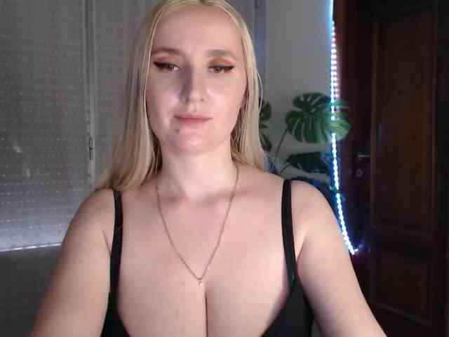 Alina-Lovely webcam