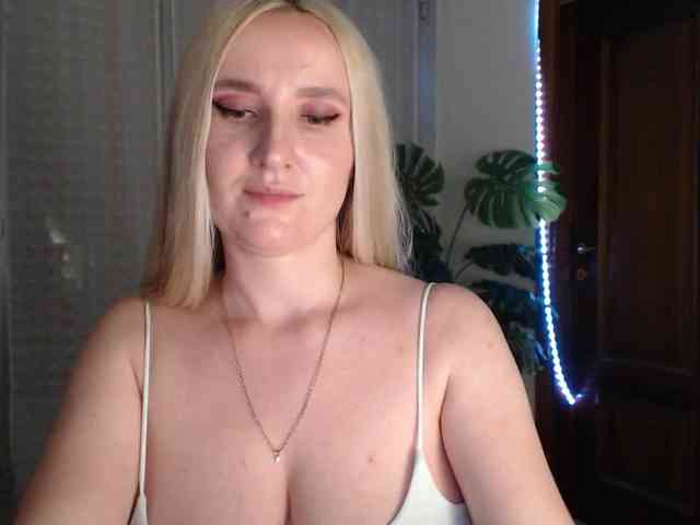 Alina-Lovely webcam