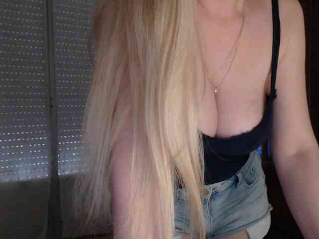 Alina-Lovely webcam