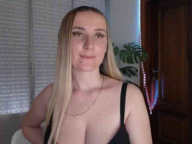 Alina-Lovely webcam