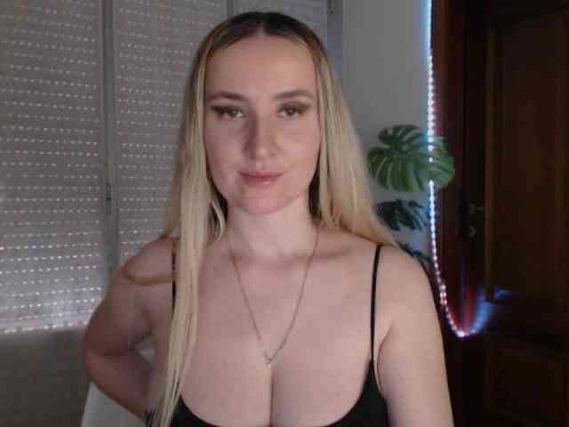 Alina-Lovely webcam