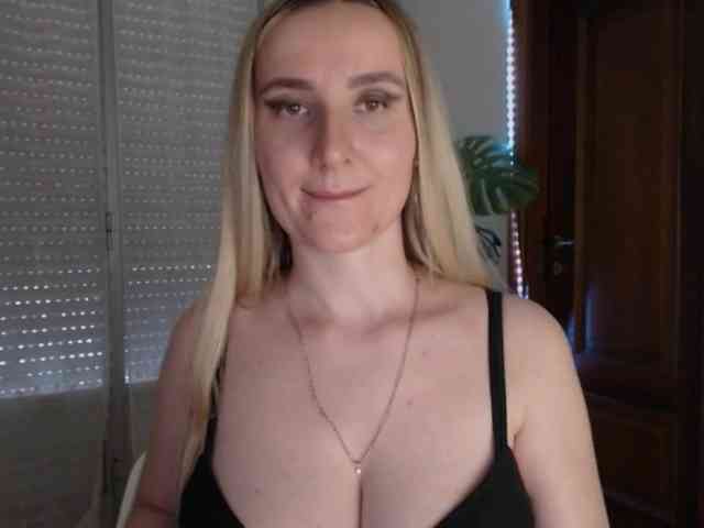 Alina-Lovely webcam