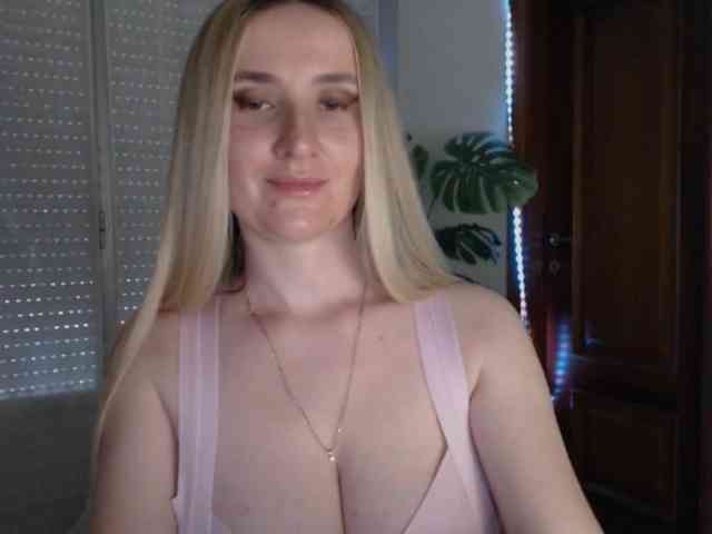 Alina-Lovely webcam