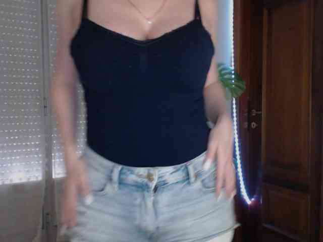 Alina-Lovely webcam