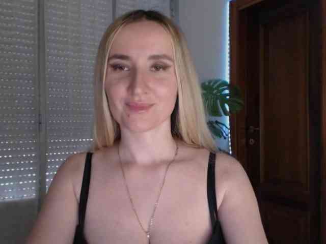 Alina-Lovely webcam