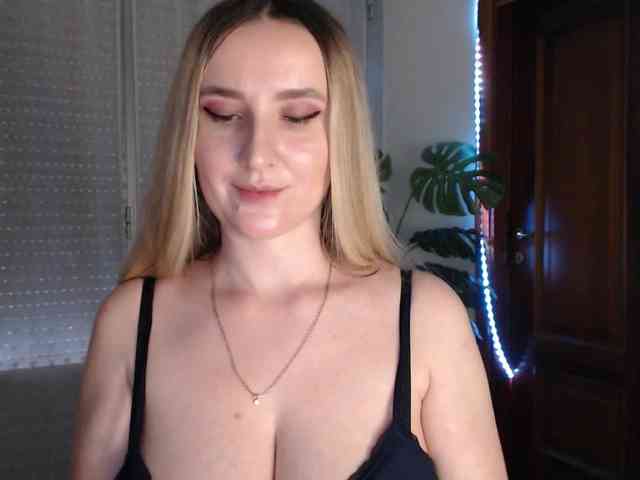 Alina-Lovely webcam