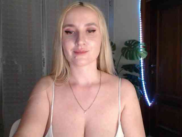 Alina-Lovely webcam