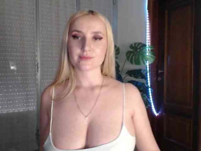 Alina-Lovely webcam