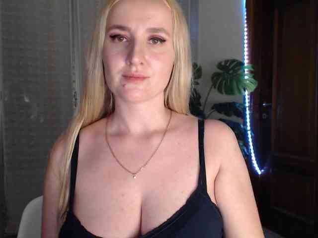 Alina-Lovely webcam