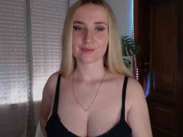 Alina-Lovely webcam