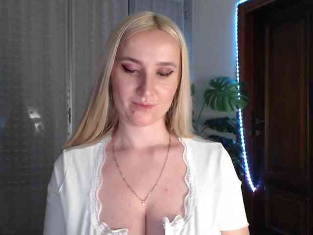 Alina-Lovely webcam