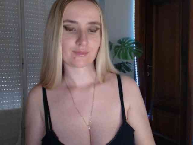 Alina-Lovely webcam