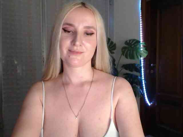 Alina-Lovely webcam