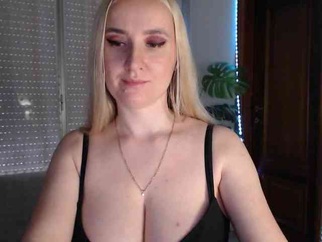 Alina-Lovely webcam