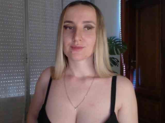 Alina-Lovely webcam