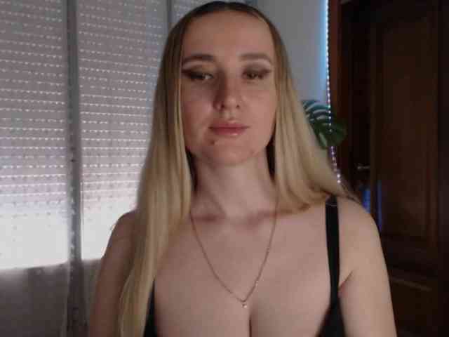 Alina-Lovely webcam