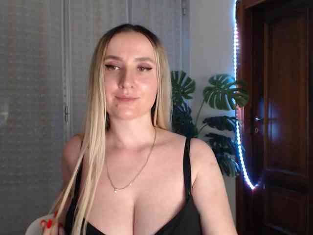 Alina-Lovely webcam