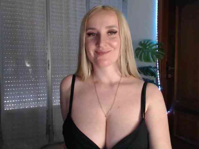 Alina-Lovely webcam