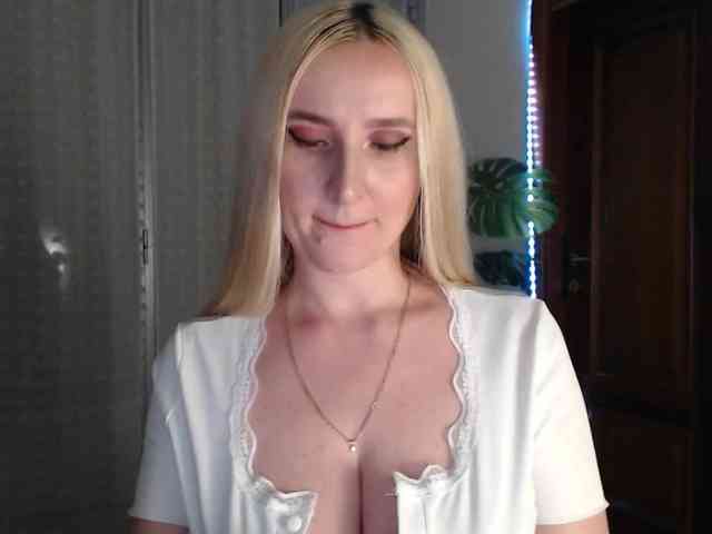 Alina-Lovely webcam