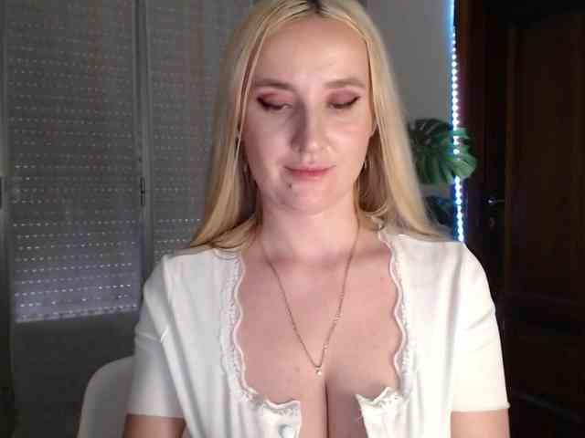 Alina-Lovely webcam