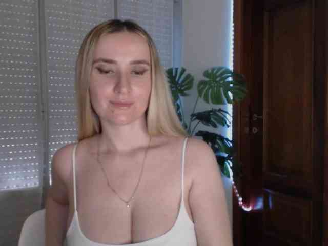 Alina-Lovely webcam