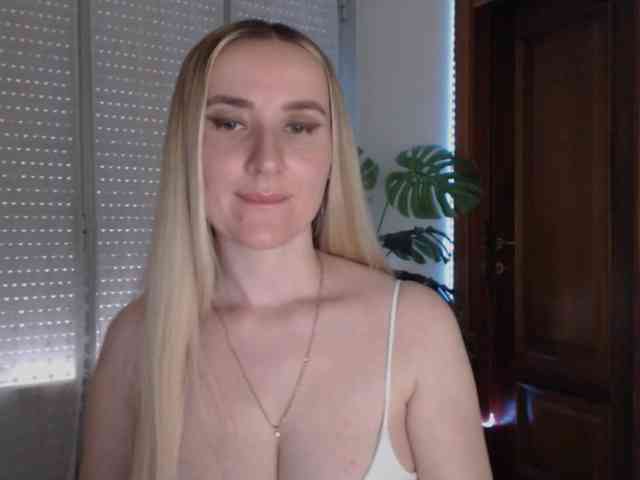 Alina-Lovely webcam