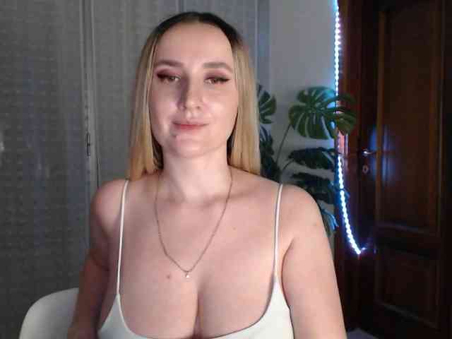 Alina-Lovely webcam