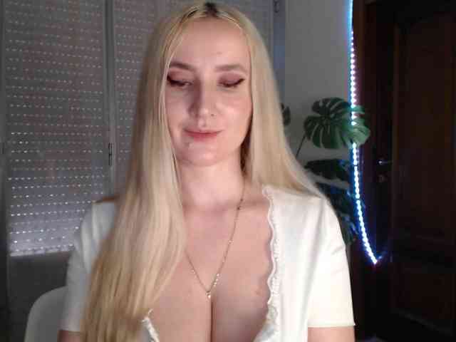 Alina-Lovely webcam