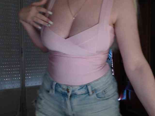 Alina-Lovely webcam