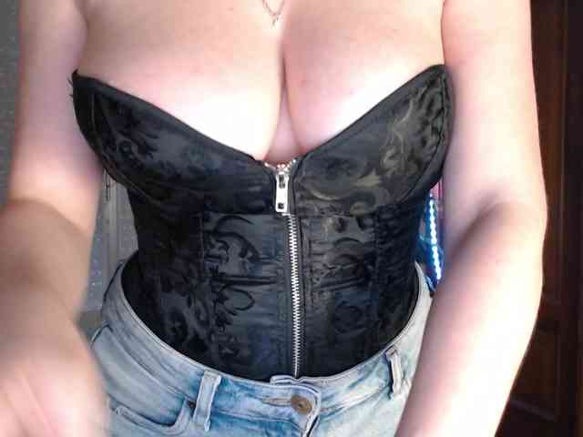 Alina-Lovely webcam