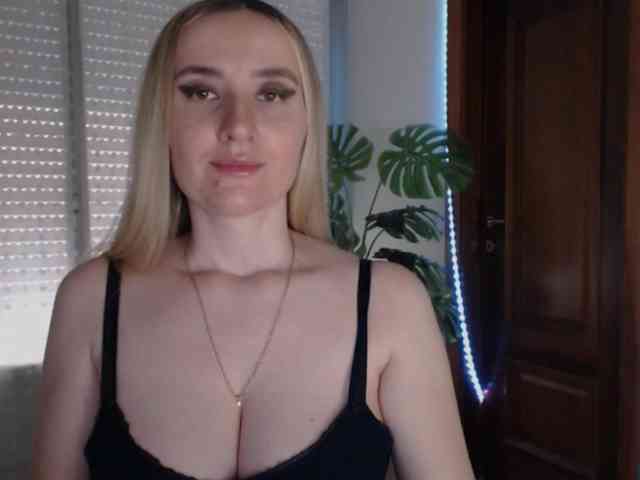 Alina-Lovely webcam