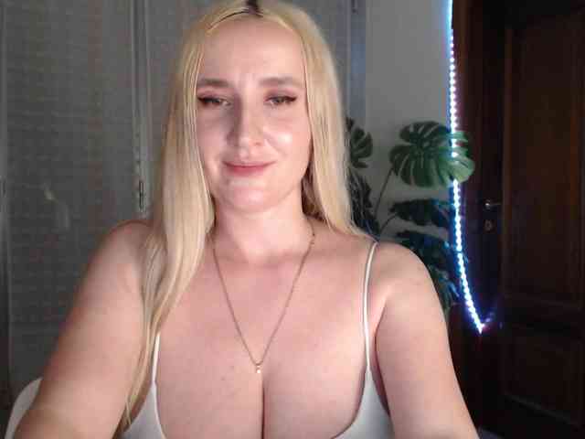 Alina-Lovely webcam
