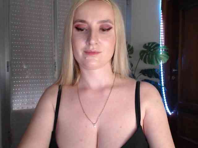 Alina-Lovely webcam